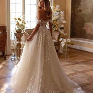 Off-Shoulder Lace Appliqué Bridal Gown in white